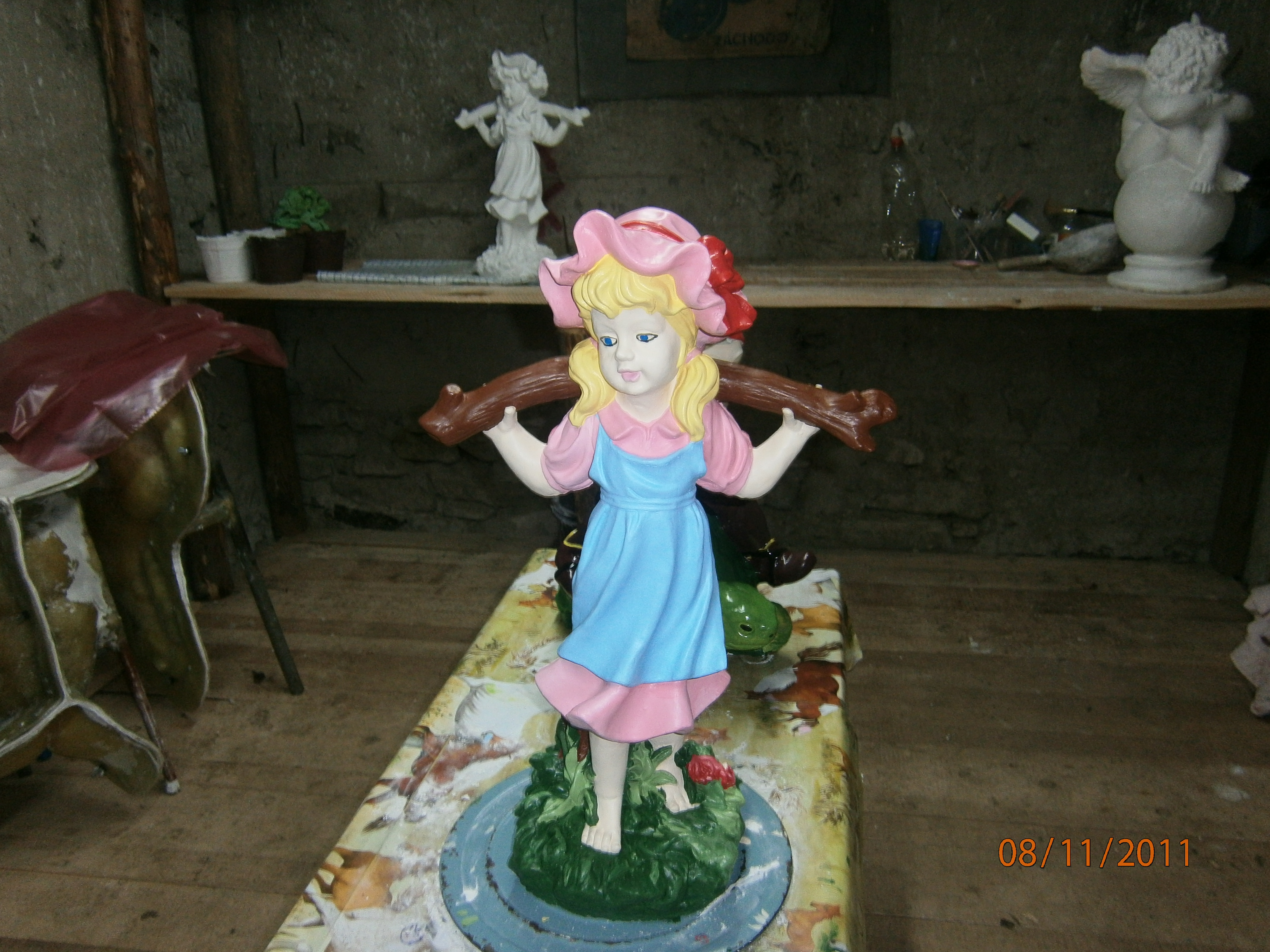 PB080999